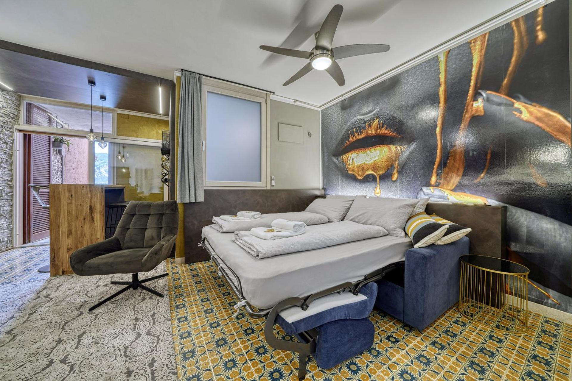 City Central Apartment Romantic Lakefront Balcony - Malcesine - Porto Vecchio 11 المظهر الخارجي الصورة